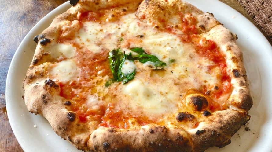 西荻窪『GINA』のピザを食べて「ピザって生地を味わう食べ物なんだな」と気付かされました